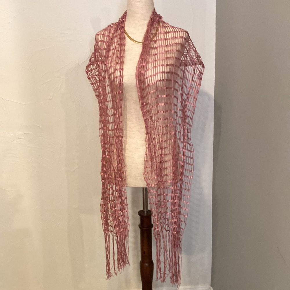 Mauve netted scarf